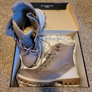 Ecco Tred Tray boots sz EU 40 9-9.5 brand new